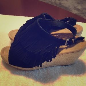 2” black suede fringed wedges